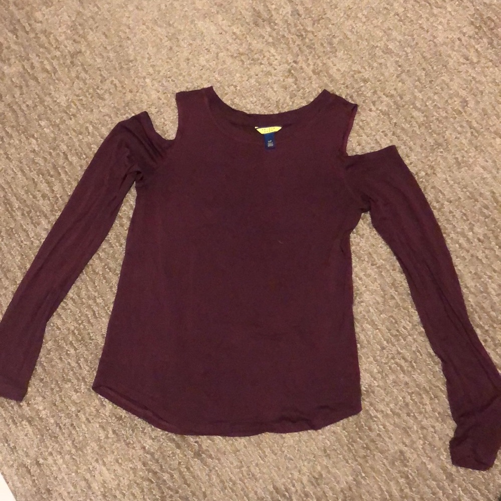 Women’s Cut Out Shoulder Long Sleeve Top